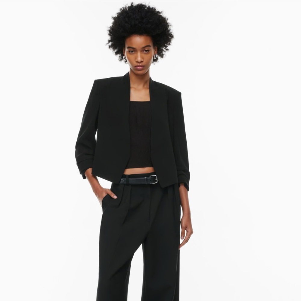Power Aritzia by Babaton/ Aritzia in forest green ✨